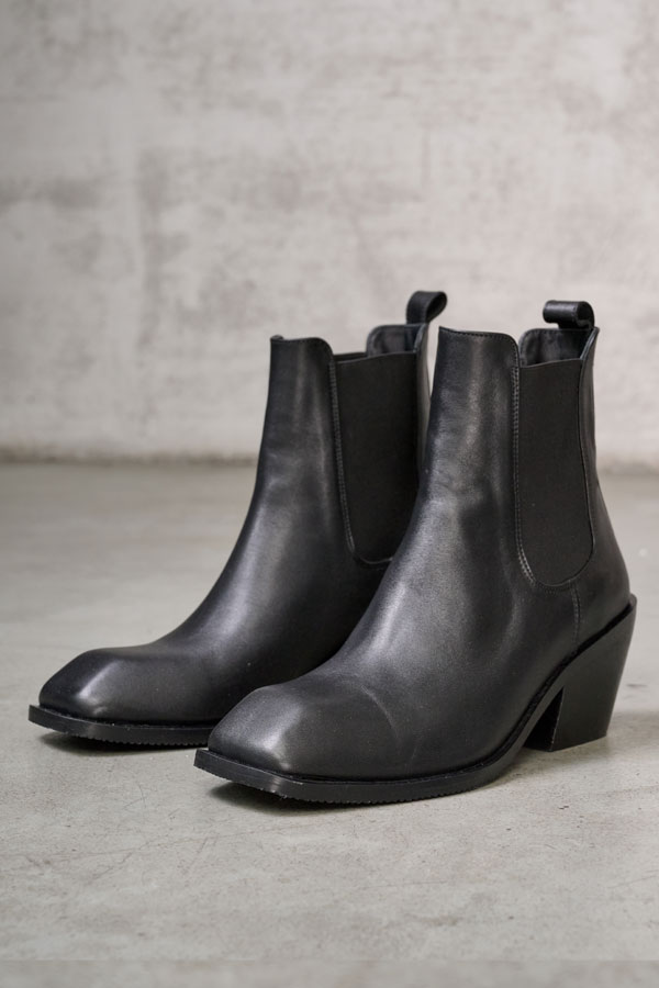 КАЗАКИ С ФАКТУРНЫМ МЫСОМ, ЦВЕТ ЧЕРНЫЙ КАЗАКИ С ФАКТУРНЫМ МЫСОМ, ЦВЕТ ЧЕРНЫЙ