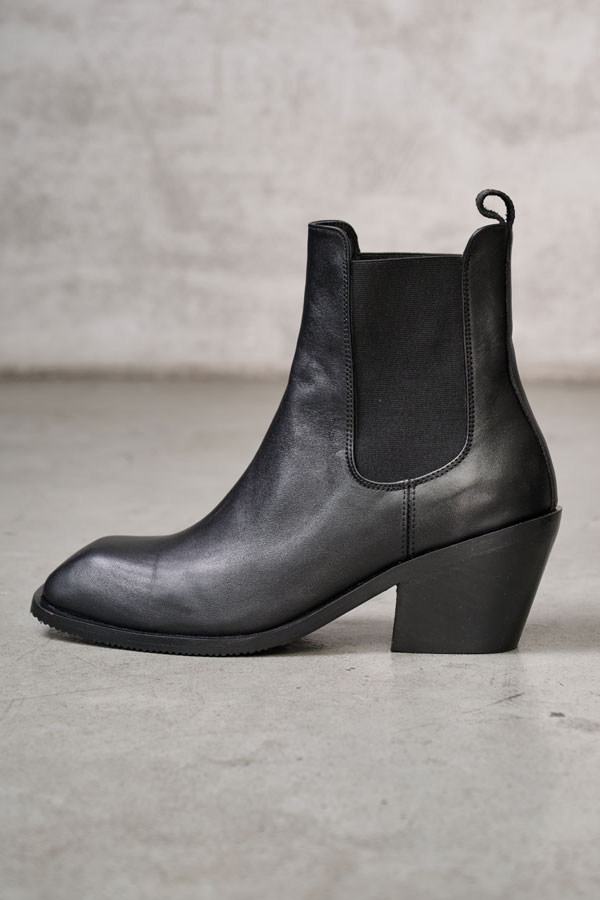 КАЗАКИ С ФАКТУРНЫМ МЫСОМ, ЦВЕТ ЧЕРНЫЙ КАЗАКИ С ФАКТУРНЫМ МЫСОМ, ЦВЕТ ЧЕРНЫЙ